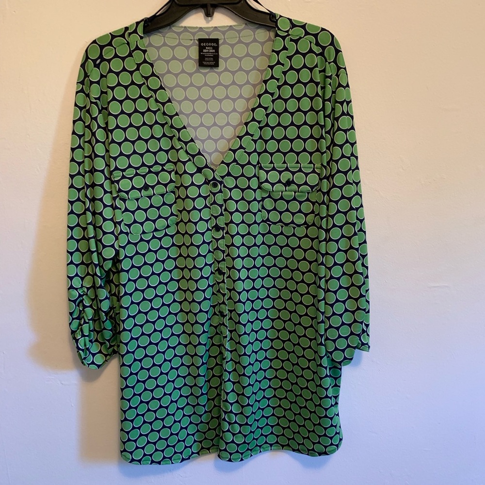 🦋 NWOT Women’s 3x top